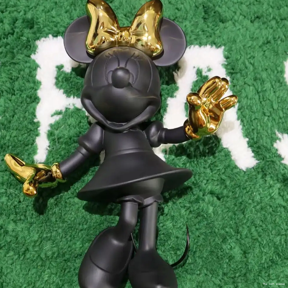 MINNIE MOUSE FIGURE 0506